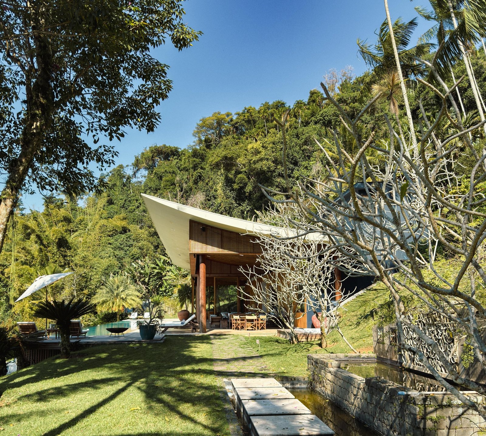 Fachada casa area comum